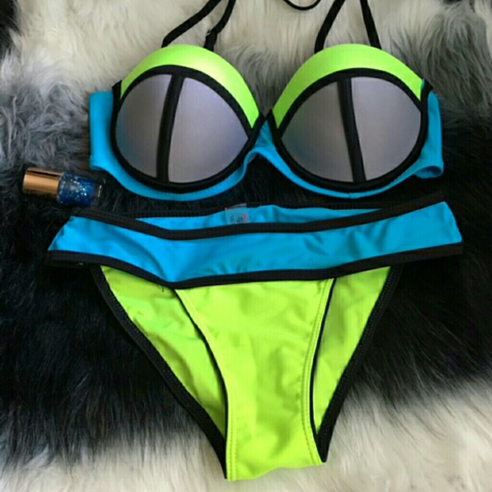 Green colorful two pieces bikini set swimsuit