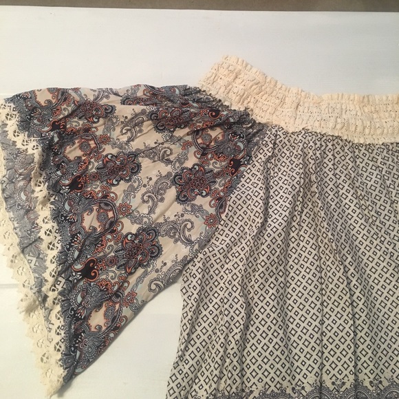 Off the shoulder smocked printed tunic - Picture 3 of 3