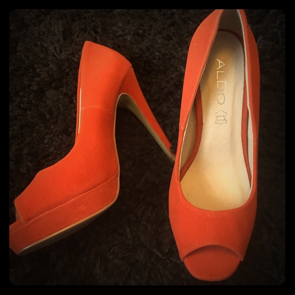 Cute Orange Pumps! Size 5