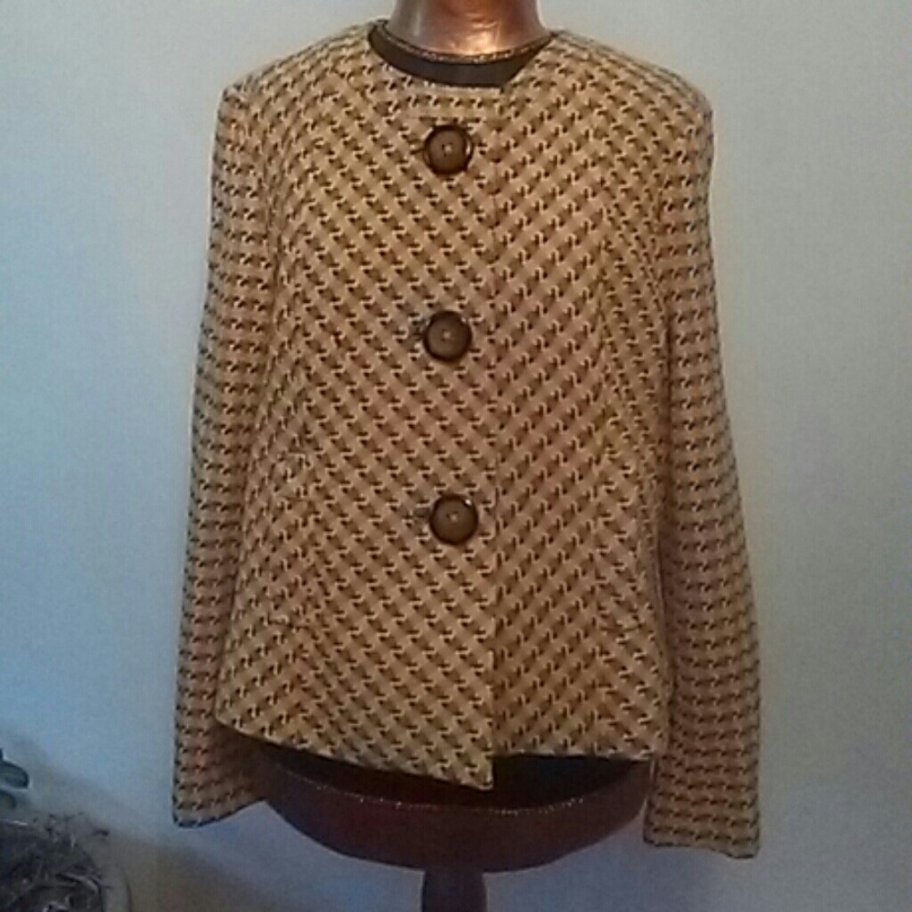 Beautiful. Tweed Wool suit jacket.