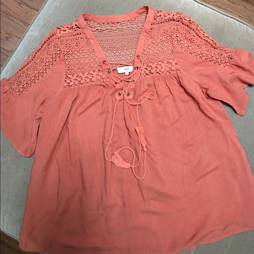 Entro Light burnt orange top. Size L