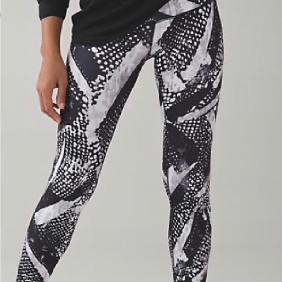 lululemon athletica Pants - Lululemon Wunder Under