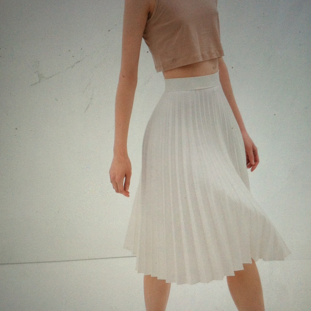 Zara midi skirt pleated style.
