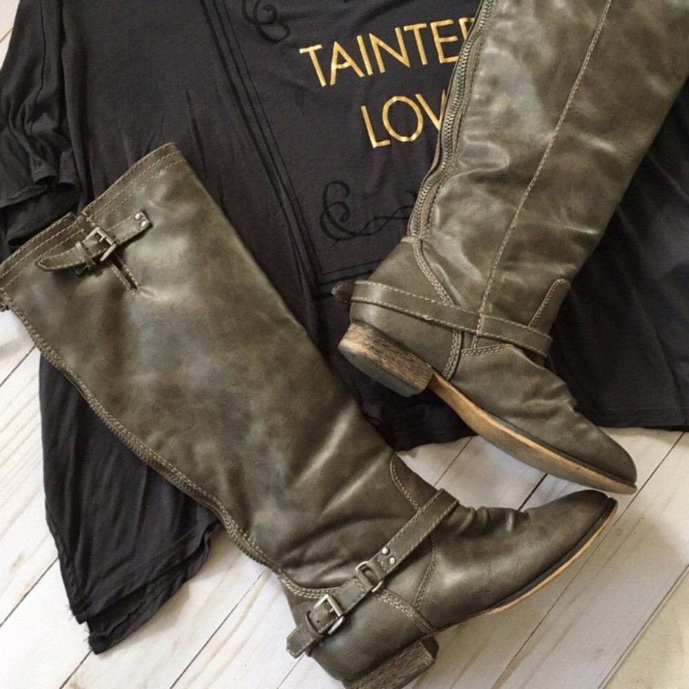 Low heeled riding style boots!