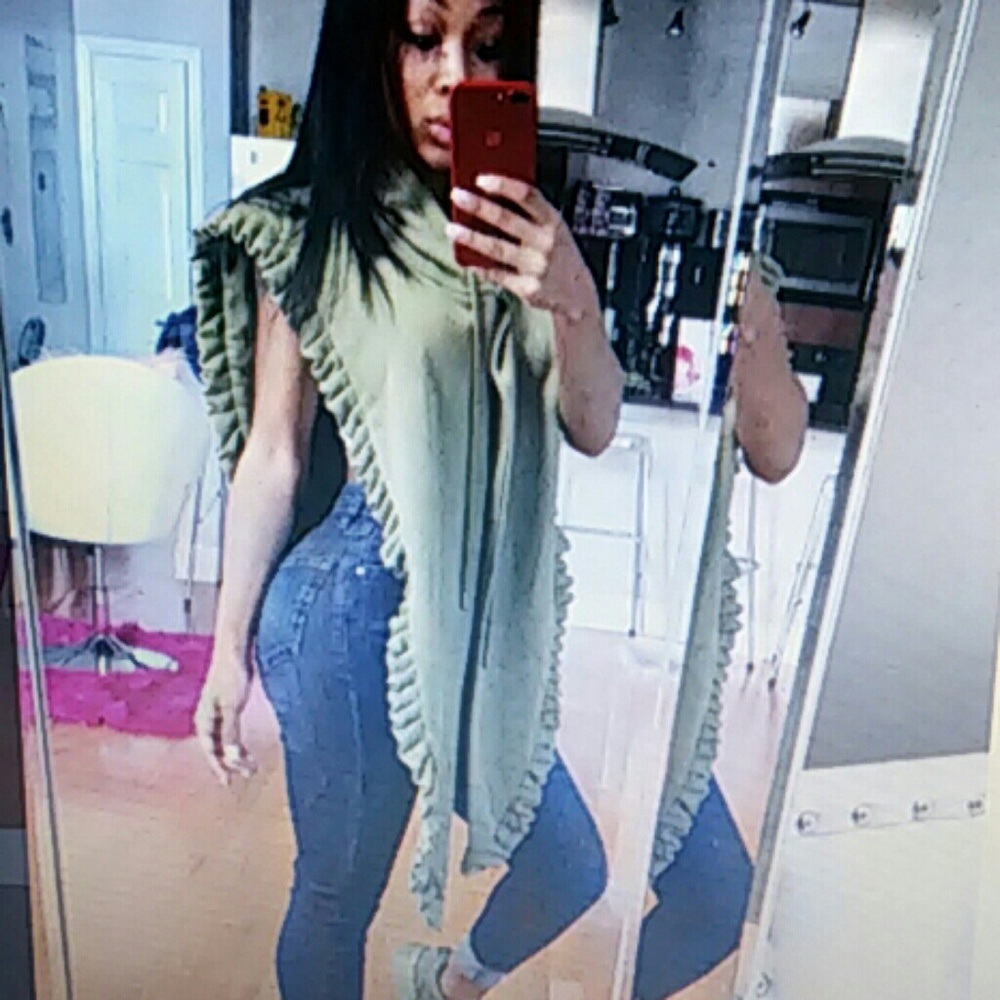 Rihanna top