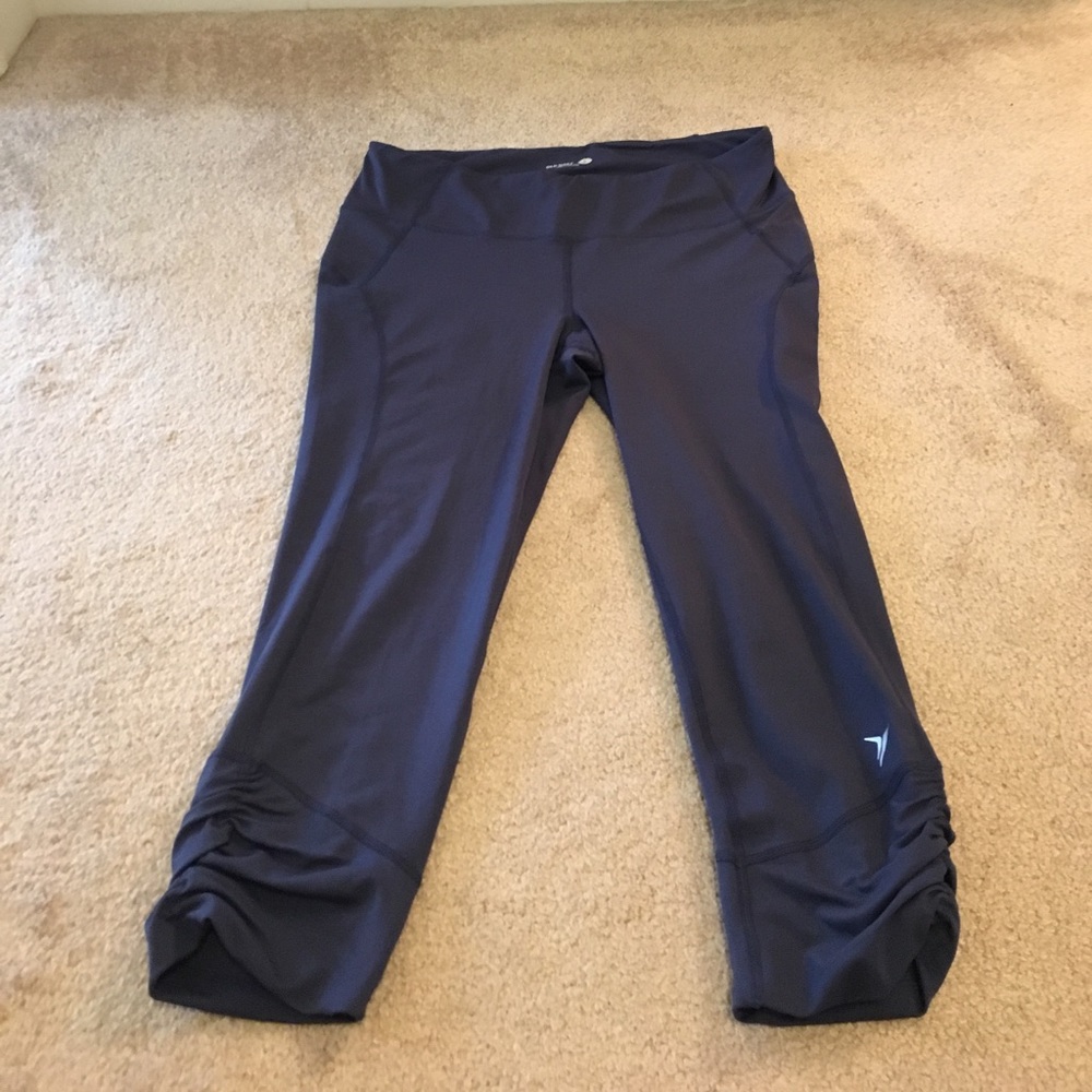 EUC blue old navy size large workout capris