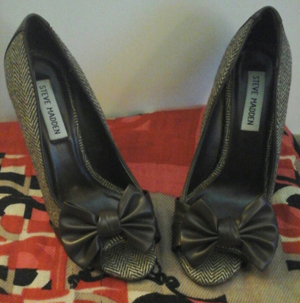 Beautiful Brown & Beige Steve Madden Heels