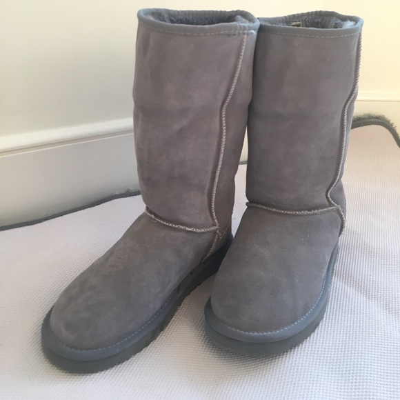 UGG Shoes - 1 HR SALE⌛️NEW Ugg Classic Tall Boots - Gray
