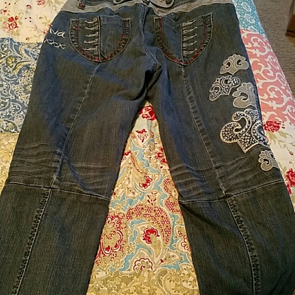 Jeans - Picture 2 of 4
