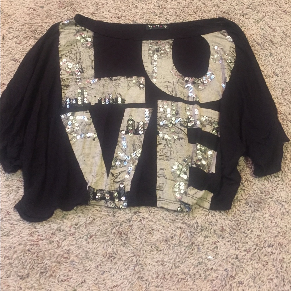 LOVE loose shirt/crop top