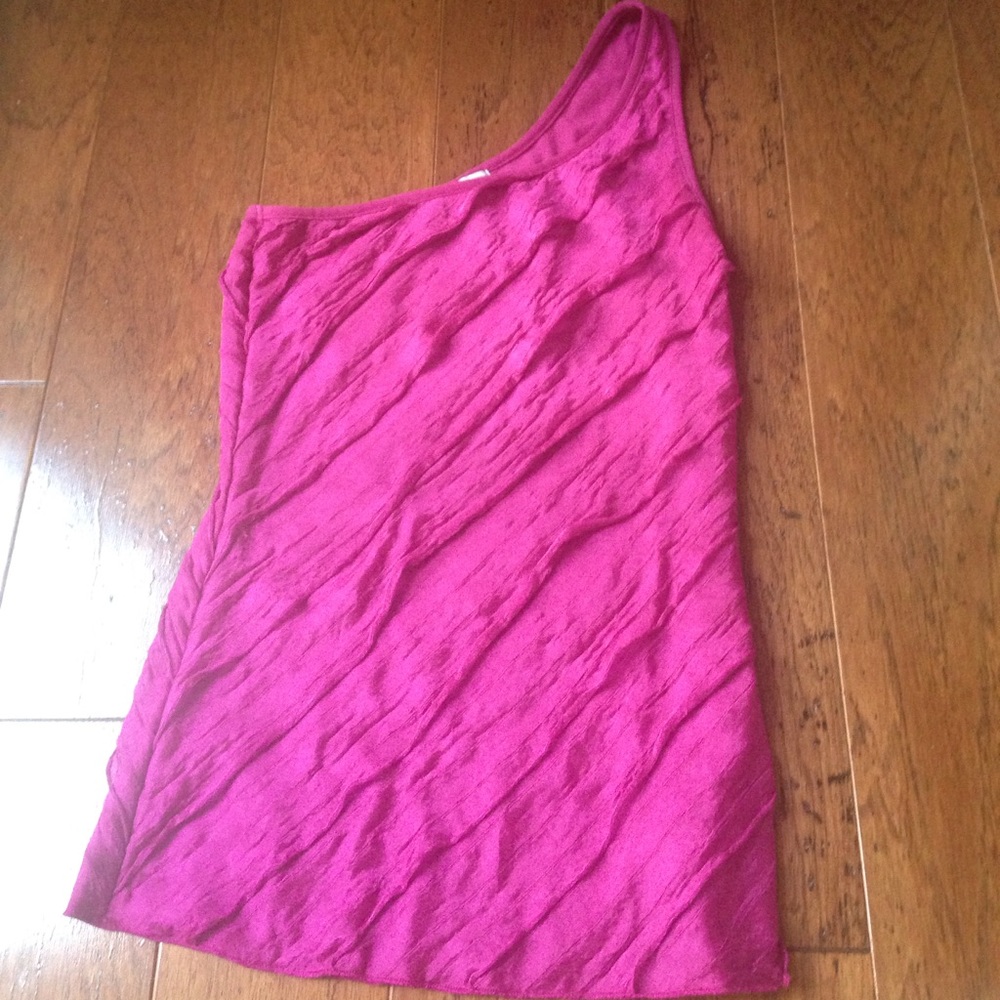 Sale!! One strap Magenta top