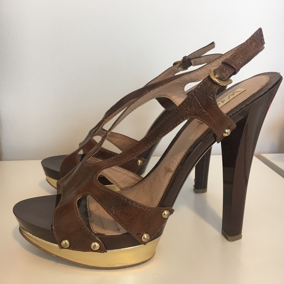 Shoes - Brown Platform heels