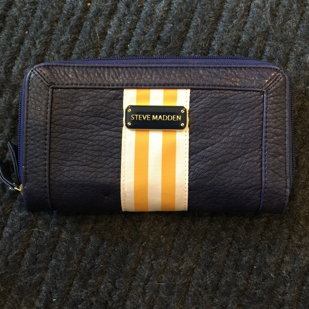 Steve Madden wallet