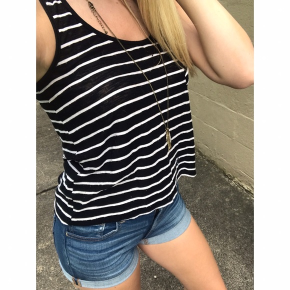 Black and white striped small crop tank top - Picture 1 of 1