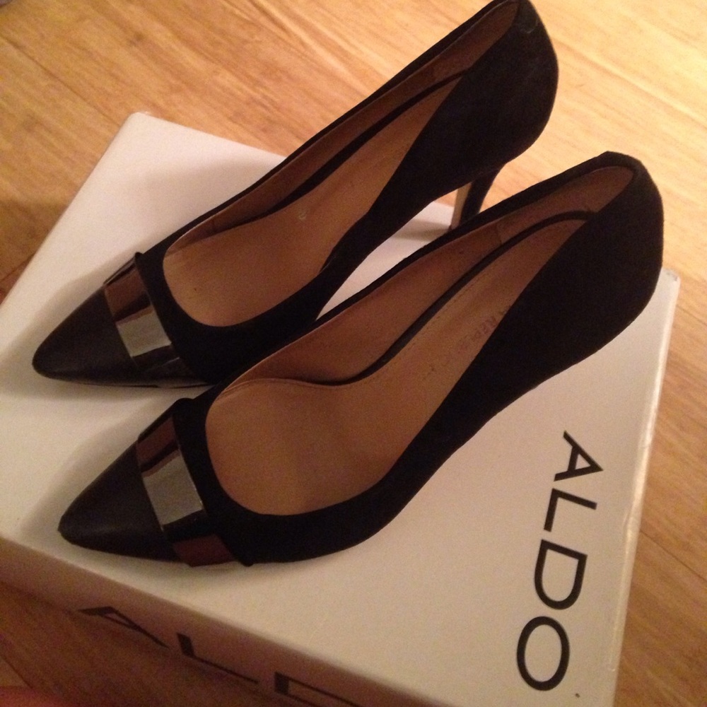Banana republic black heels 7.5