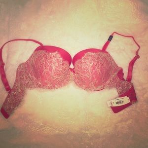 NWT! VS Red & Nude Lace Bra! Size 36C