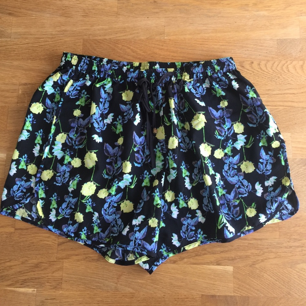 Drawstring floral shorts