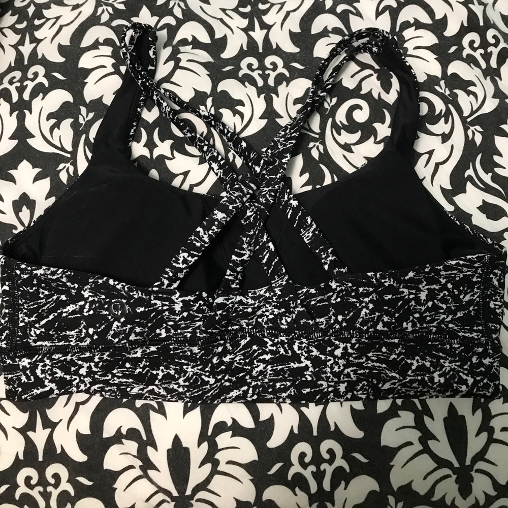 Lululemon sports bra