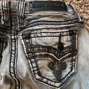 Size 25R (32) skinny Betty rock revival jeans
