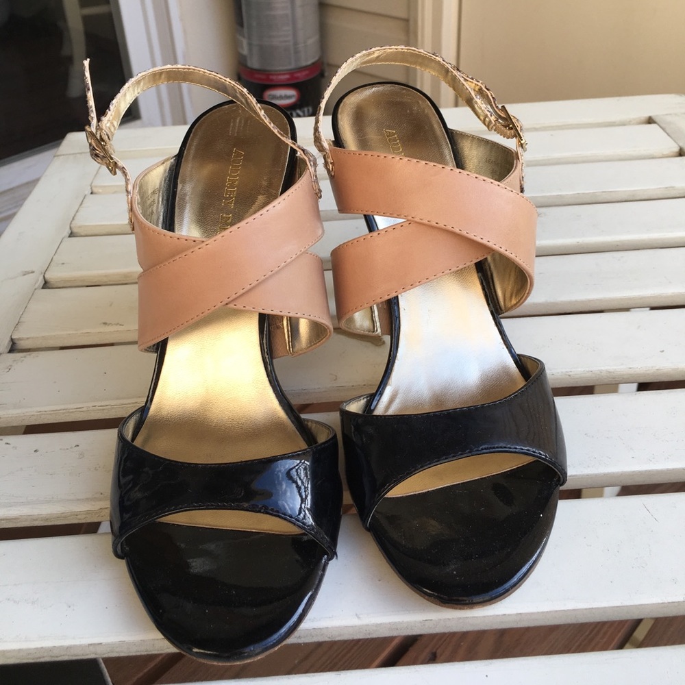 Audrey Brooke size 7.5 Pumps