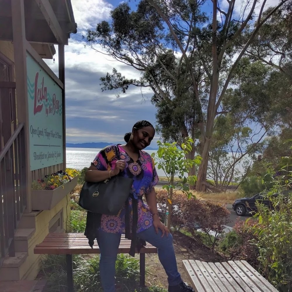 Meet your Posher, Dees