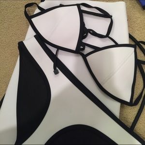 Triangl (full bikini with tote bag)