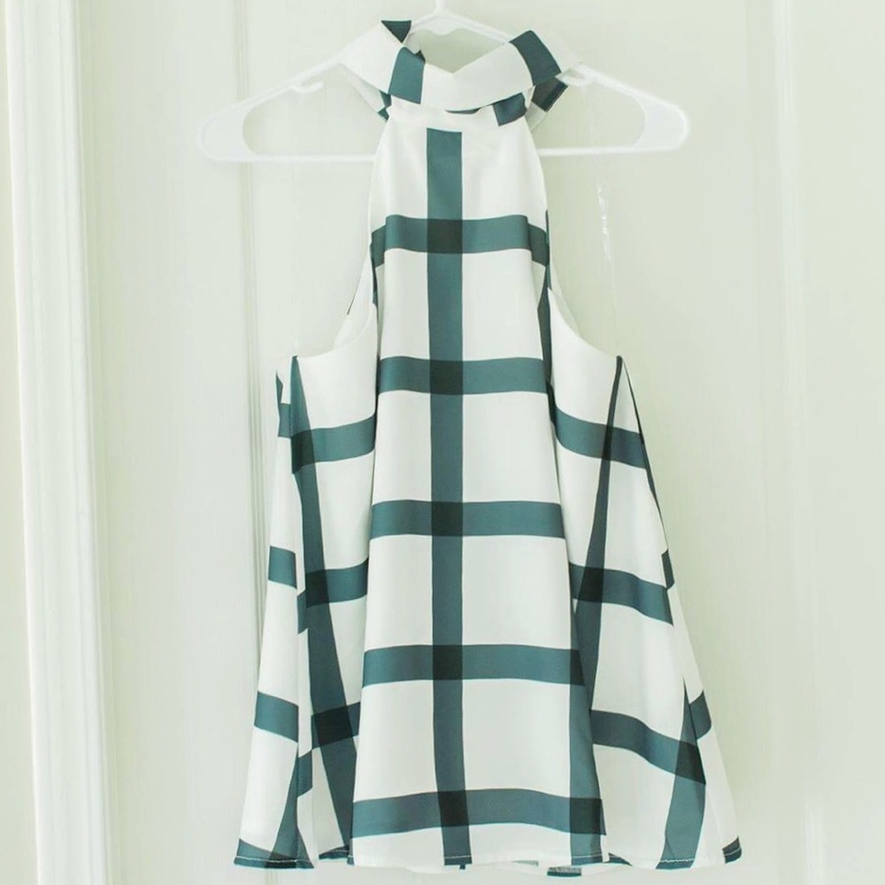 DO+BE navy & white sleeveless top