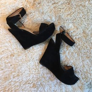 Aldo Black Wedges