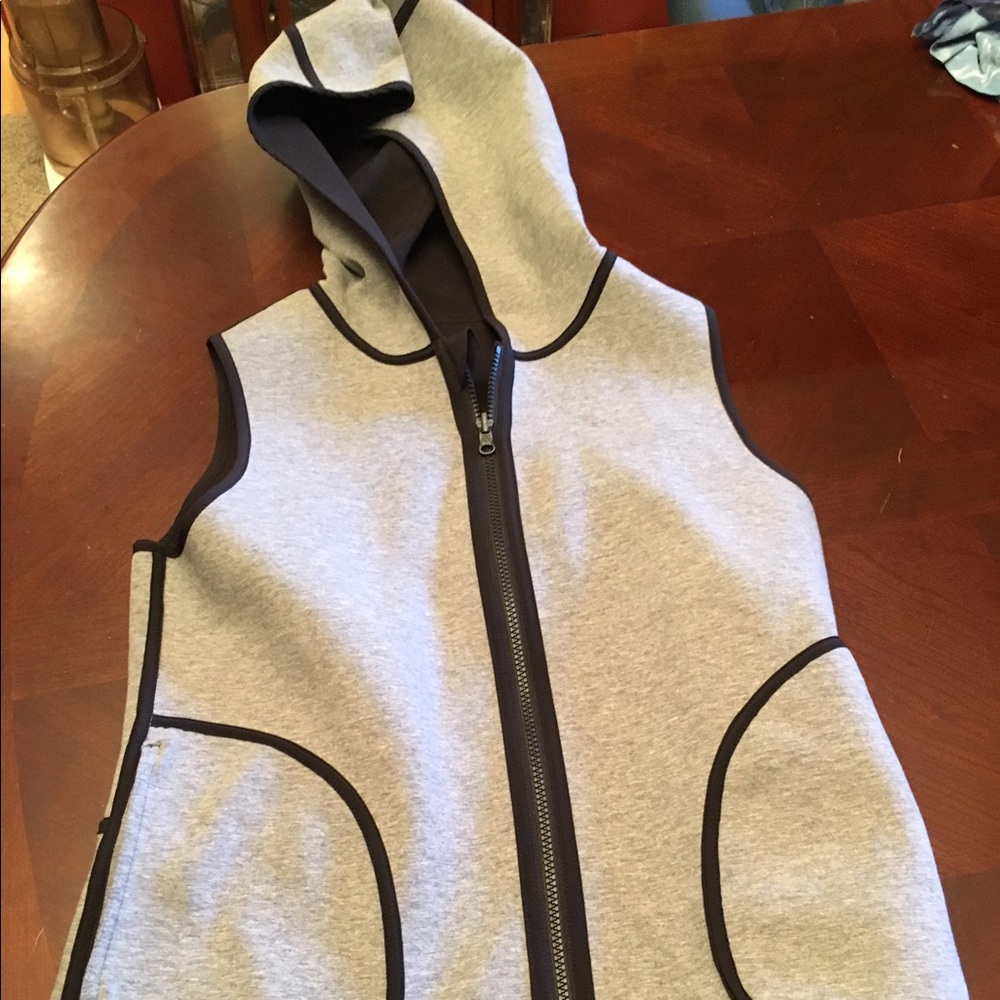 Inscuplt vest size 8