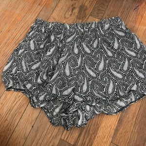 BRANDY MELVILLE FLOWY SHORTS