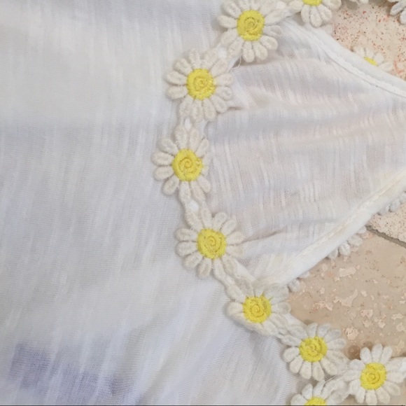 Adorable Emma and Sam Crop Top - Picture 3 of 4