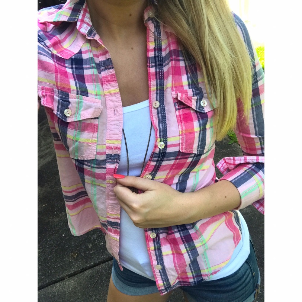 Hollister co XS pink plaid shirt