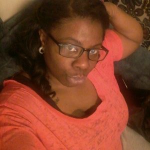 Meet your Posher, Monique