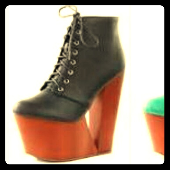 New Faux leather cutout ankle boot- SOLD - Picture 2 of 5