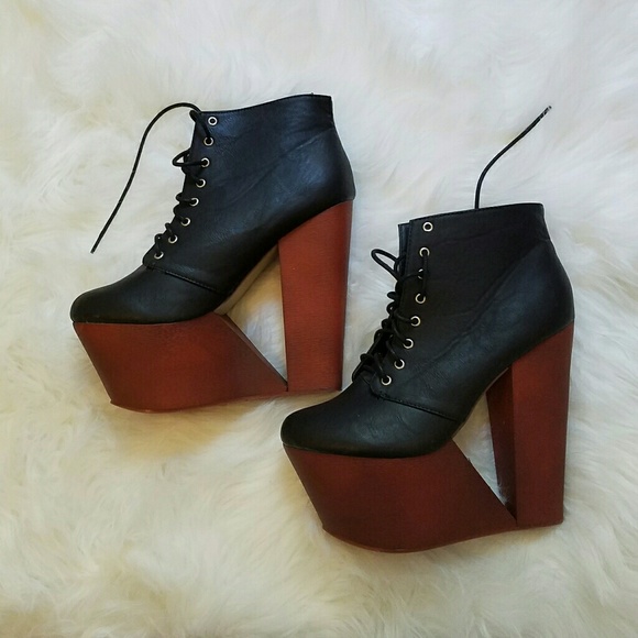 New Faux leather cutout ankle boot- SOLD - Picture 5 of 5