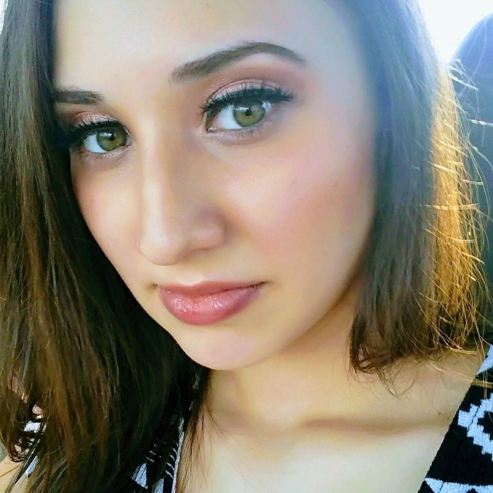 Meet your Posher, Monica