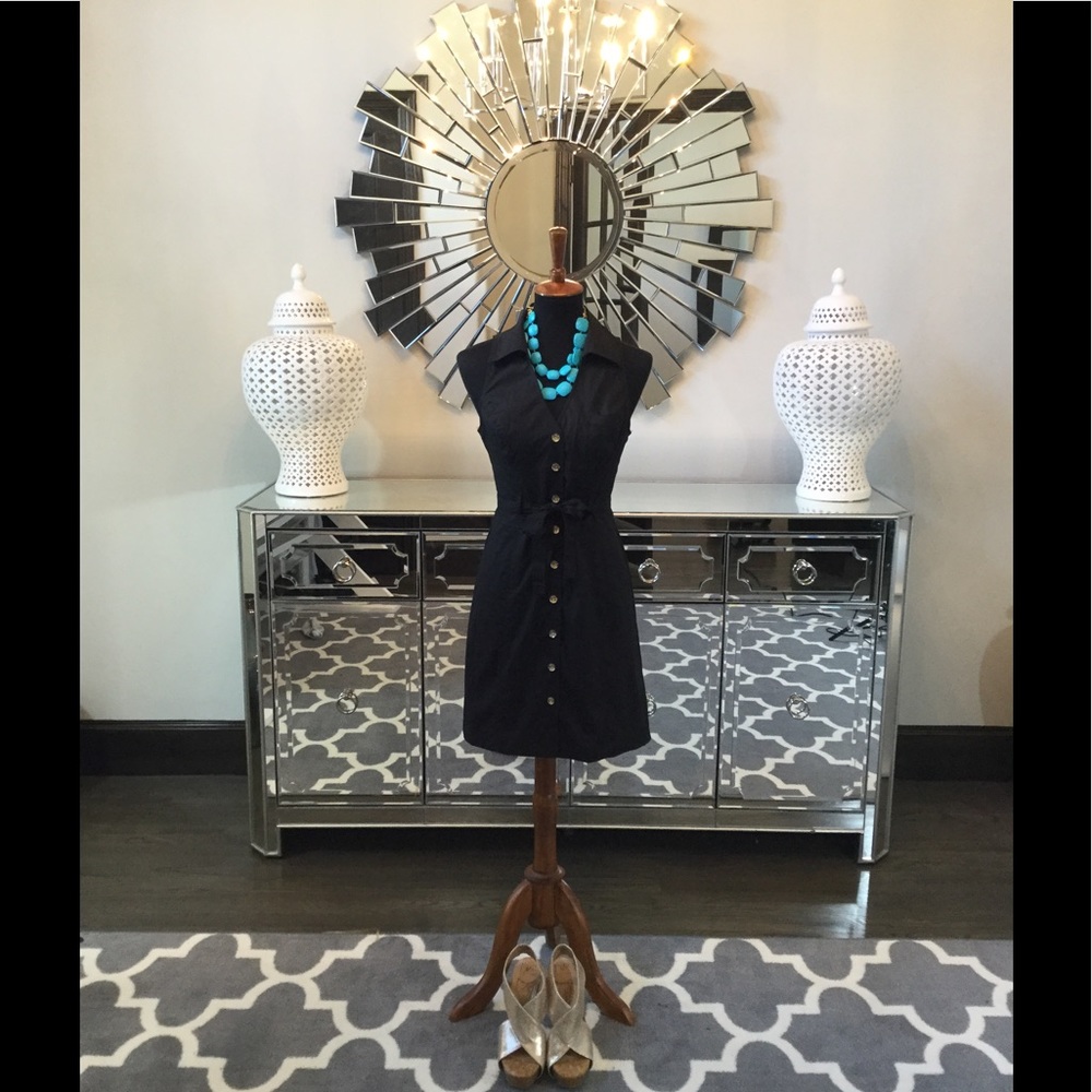 Firm Flash Sale🔥🔥 Guess Stretch Tie Dress