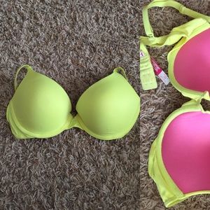 VS Pink bra
