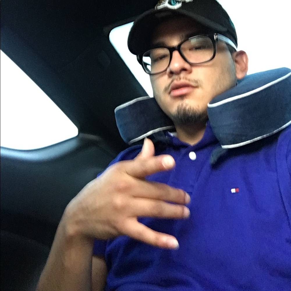 Meet your Posher, Cesar