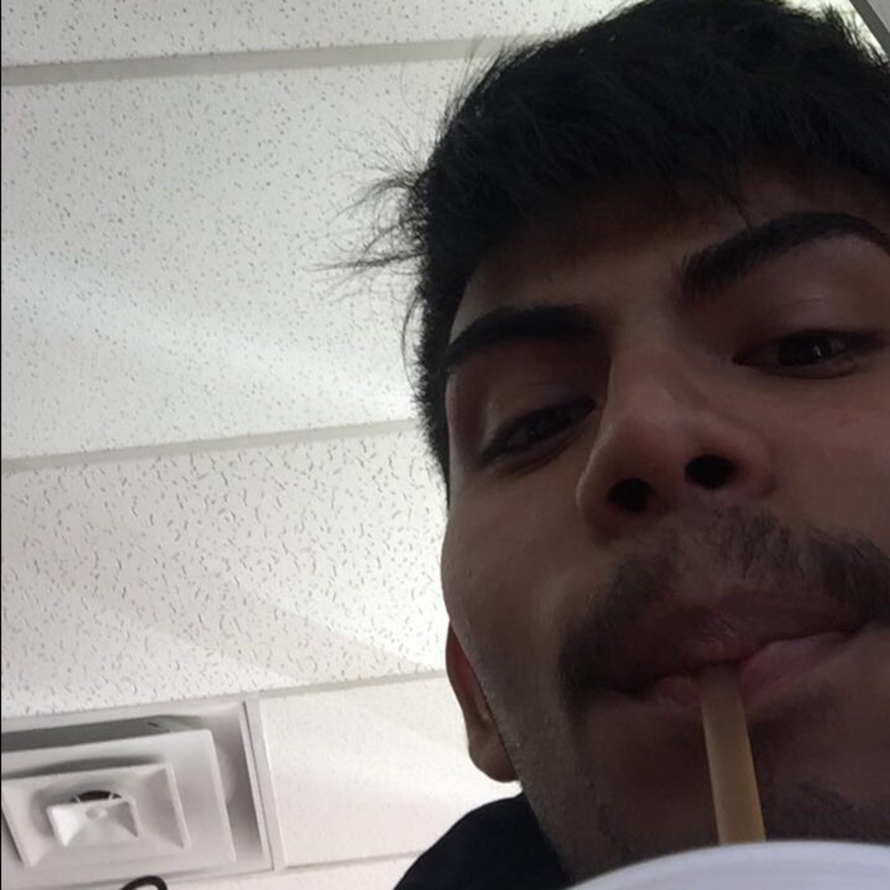 Meet your Posher, Carlos