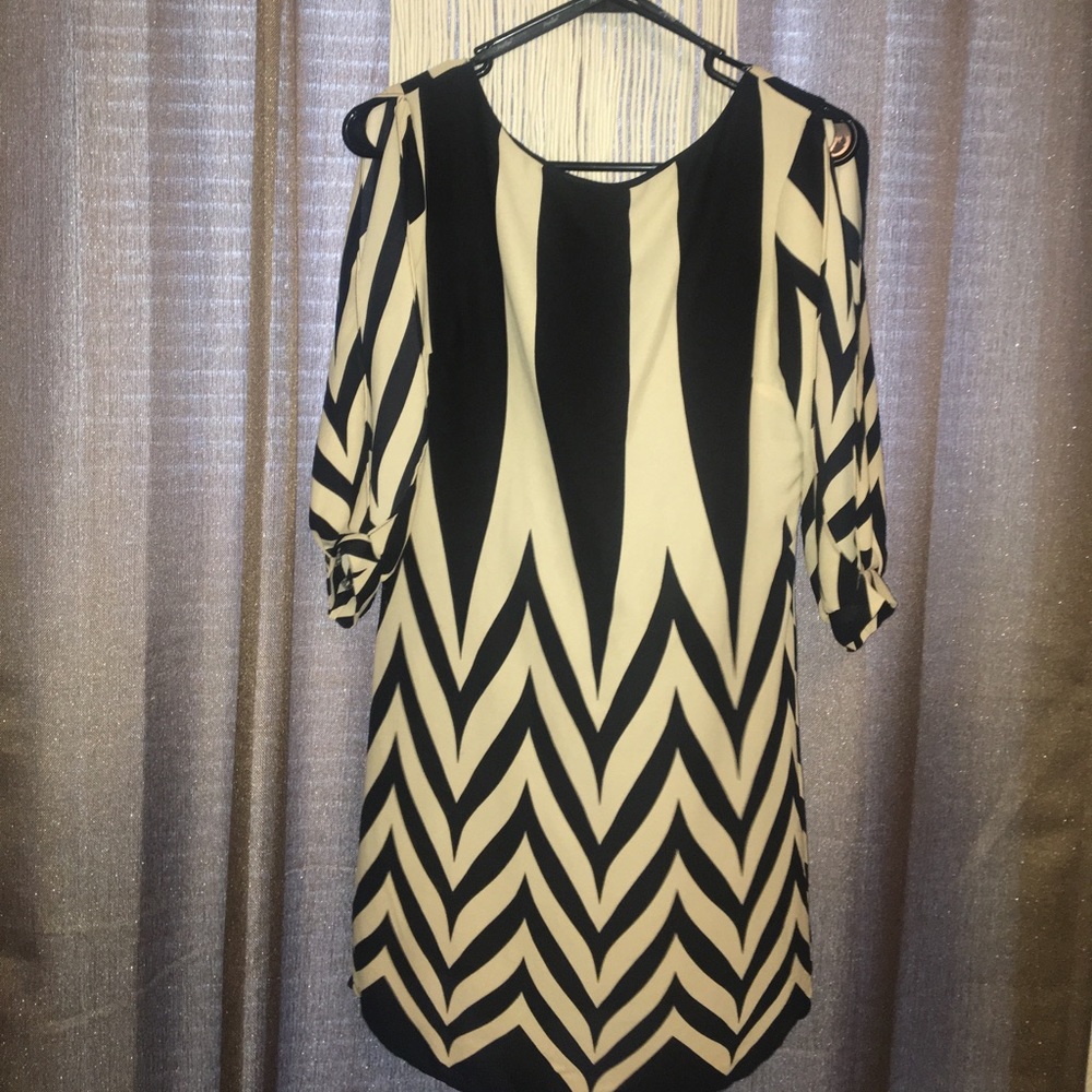 Black/tan Chevron plunge back dress