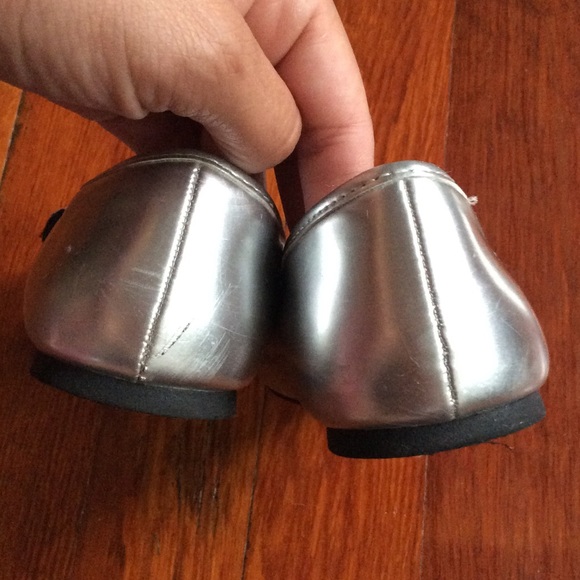 Children's place silver flats - Picture 3 of 4