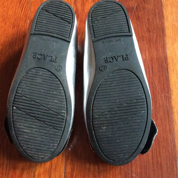 Children's place silver flats - Picture 4 of 4