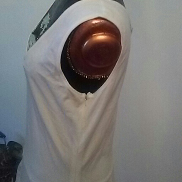 Beautiful white dress - Picture 3 of 5