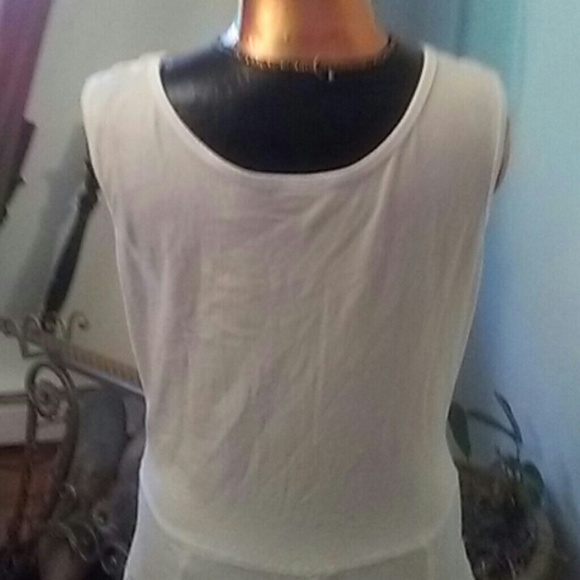 Beautiful white dress - Picture 5 of 5