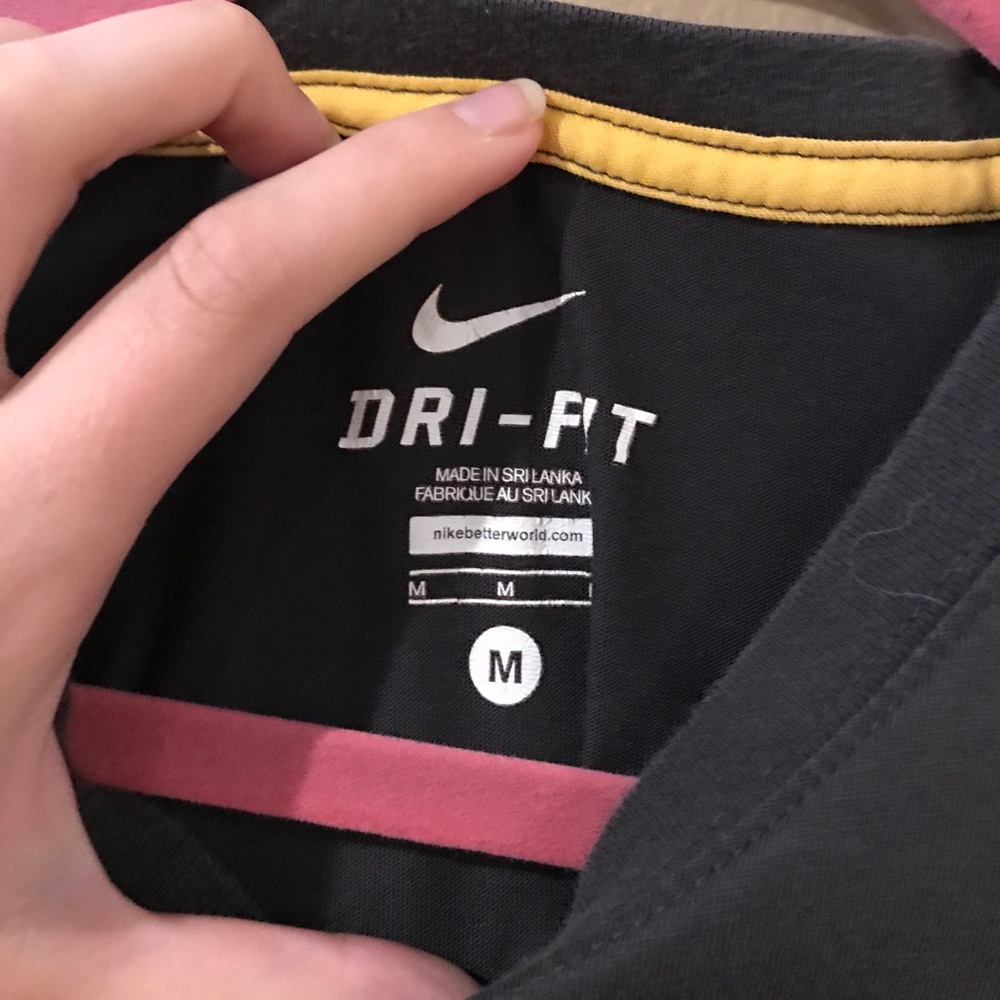 Dri -fit Nike shirt - Picture 5 of 5