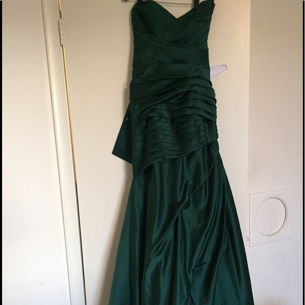 Fit & flare bridesmaid dress