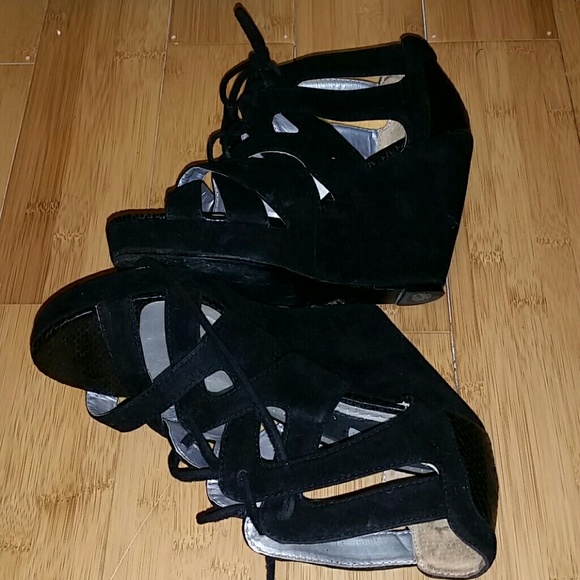 Black Platform Wedge Heel - Picture 2 of 4