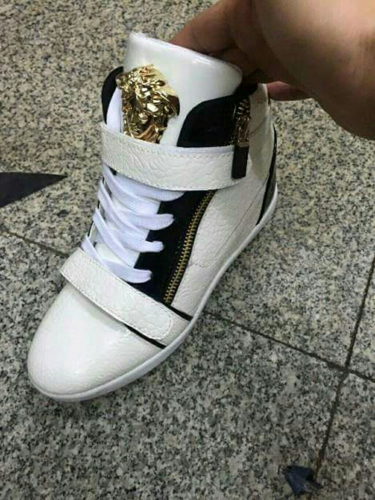 Female Versace Aknle