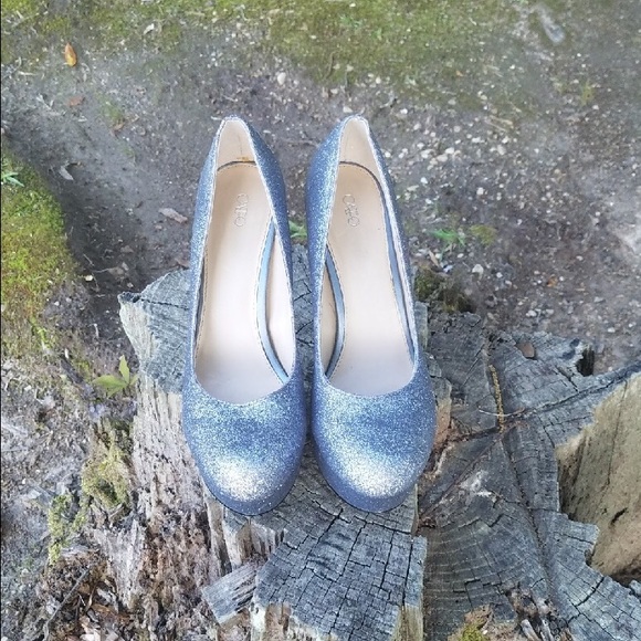 Silver Glitter Heel - Picture 2 of 2